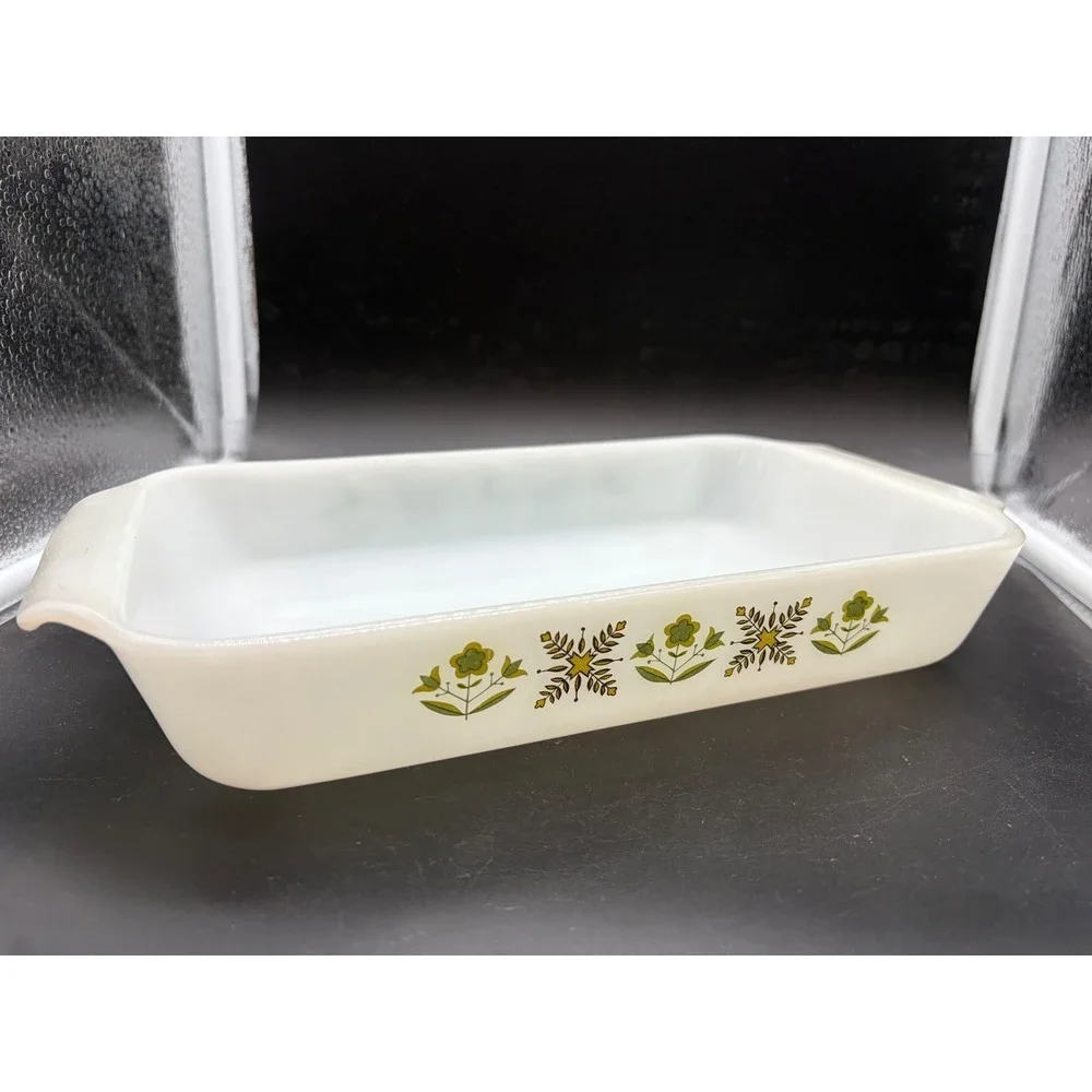 Anchor Hocking‎ Fire-King Meadow Green Milk Glass Baking Dish Rectangular 1.5 Qt